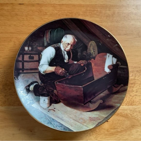 Edwin Knowles Collection of Norman Rockwell Plate Depicting “Grandpa’s Gift” - Picture 5 of 8